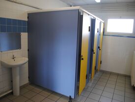 Toilettes côté filles